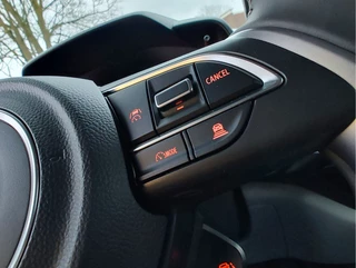 Suzuki Swift 1.2 SELECT SMART HYBRID AUTOM  Direct Leverbaar | Tot 10 JAAR GARANTIE!  Inclusief € 2.400,- Voorraad Voordeel / 19