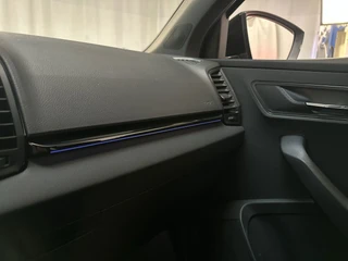Skoda Karoq 1.5 TSI 150pk ACT Sportline Business Camera Stoelverwarming Sfeerverlichting / 28
