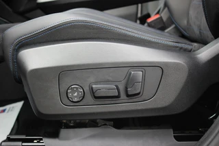 BMW iX1 xDrive30 67 kWh // 99,2% SoH | M-Sport | Panoramadak | Harman Kardon | HUD | 360 CAM | Massage| Elek. + Memory | Sfeerverlichting / 22