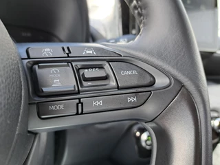 Toyota Yaris 1.5 Hybrid 115 DYNAMIC STOEL/STUURVERW BLIND SPOT PARK-SENSOREN NAVI 16'' LM-VELGEN KEYLESS CAMERA APPLE/ANDROID AD-CRUISE CLIMA LED / 18