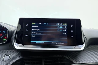 Peugeot e-2008 EV Allure 50 kWh | 100% SOH! l Apple Carplay/Android Auto l Bluetooth l DAB l Cruise Control l Climate Control l Navigatie l Lichtmetalen Velgen l PDC Achter / 25