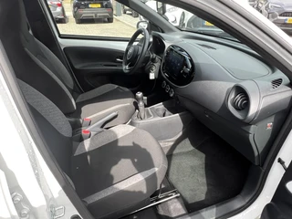 Toyota Aygo X PLAY / 19