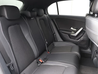 Mercedes-Benz A-Klasse 220 Launch Edition  | Widescreen | Camera | Org. NL / 21