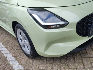 Suzuki Swift 1.2 SELECT SMART HYBRID AUTOM  Direct Leverbaar | Tot 10 JAAR GARANTIE!  Inclusief € 2.400,- Voorraad Voordeel / 35