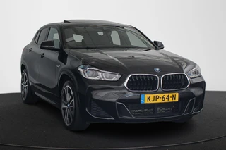 BMW X2 xDrive25e M Sport Panoramadak Head-Up Harman Kardon Elektrische Stoelen / 2