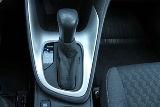 Toyota Yaris 1.5 HYB. ACTIVE Automaat / Camera / Cruise control / Dab radio / Apple carp. / 38