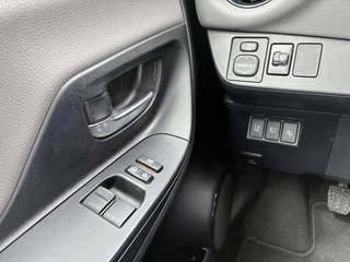 Toyota Yaris 5-DEURS NL-AUTO 1E-EIG DEALER-OND 5-DEURS AIRCO RADIO/CD  TREKHAAK ALL-SEASONS / 20