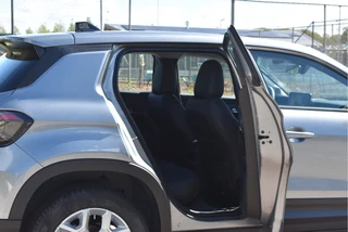 Jeep Avenger 1.2 Longitude Infotainment & Convenience pack | Keyless | DAB | Camera | Nav | Carplay | ADAS | Full LED | 4-Seasons / 13