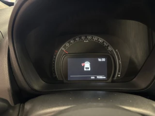 Toyota Aygo X 1.0 VVT-i MT Play /clima/stoelverw / camera/cruisec /pdc/apple/boeken / 17