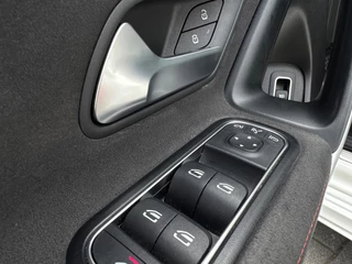 Mercedes-Benz A-klasse 200 AMG Edition Premium Plus * Camera * Carplay * 18 Inch / 29