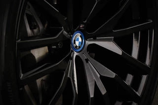 BMW X5 xDrive50e M-sport | PANORAMADAK | INDIVIDUAL VOLLEDER MERINO | HEAD UP | HARMAN KARDON | 360 CAMERA | MAXTON | 22" | / 41