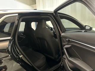 Audi A3 Sportback 40 TFSI e Advanced Edition LED Virtual Cockpit Parkeersensoren Navigatie DAB+ / 17