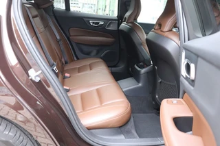 Volvo V60 2.0 T8 Twin Engine AWD Inscription (391PK) ORIG.NL/NW.PR73000/DEALERONDERH. / 31