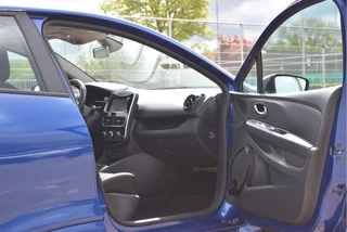 Renault Clio 0.9 TCe GT-Line 2x Pack Essentiel  | Keyless | DAB | Navi | Cruise Control | Airco | Sportstoelen | Full LED | LM-Velgen / 36