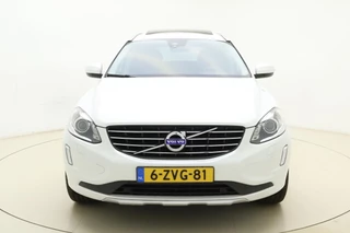 Volvo XC60 2.0 T5 FWD Ocean Race 245pk | Panoramadak | Elektrische stoelen | Verwarmde voorruit | Stoelverwarming | Handsfree kofferklep | Camera | Lederen bekleding | Afneembare trekhaak | 1.600kg trekgewicht | NL auto / 7