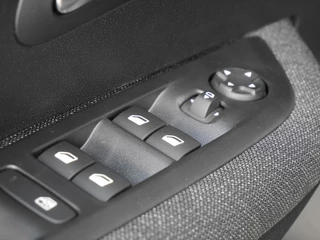 Peugeot 208 1.2 Turbo 100 Business | Nieuwe auto | Achteruitrijcamera | Airco | Navigatiesysteem | Parkeersensoren achter | Cruise control / 15