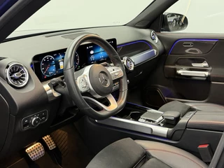Mercedes-Benz GLB 200 Business Solution AMG Panoramadak | Camera | Full-Led | Sfeerverlichting | All-season / 23