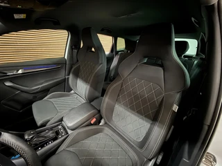 Skoda Karoq 1.5 TSI DSG 4x4 Sportline Business | 1800KG Trekgewicht | Carplay | Sportstoelen | Camera / 44