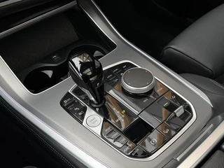 Bmw X5 xDrive45e High Executive M Sport | SOH 99% | ACC | Luchtvering | Panorama-dak / 21