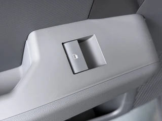 Kia EV3 Plus 81.4 kWh  - Stoel-/Stuurverwarming - V2L - Apple Carplay/Android Auto - Draadloze oplader Smartphone - Fabrieksgarantie t/m 2033 / 35