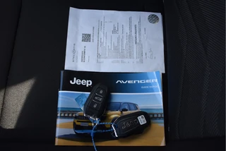 Jeep Avenger 1.2 Longitude Infotainment & Convenience pack | Keyless | DAB | Camera | Nav | Carplay | ADAS | Full LED | 4-Seasons / 25