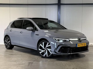 Volkswagen Golf 1.5 eTSI R-Line Pano Virtual Camera IQ Light / 26