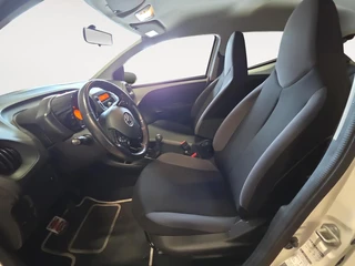 Toyota Aygo 1.0 VVT-i x / 23