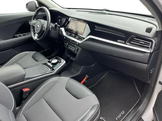 Kia e-Niro DynamicPlusLine 64 kWh | Elektrisch schuifdak | Keyless entry | Stoelverwarming / 14