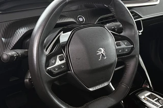 Peugeot e-2008 EV Active Pack 50 kWh Apple CarPlay Climate Control 16" / 13