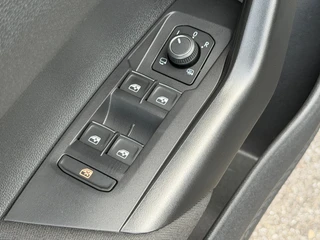 Volkswagen Polo 1.0 TSI R-Line IQ light | Carplay | Camera | Climate | Stoelverwarming | Rijklaar incl. garantie / 12