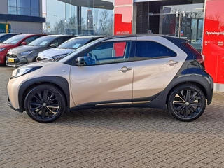 Toyota Aygo X ENVY CABRIO PDC STOELVERWARMING ELEKTRISCH VOUWDAK ZWARTE VELGEN / 6