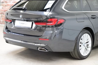 BMW 5 Serie Touring 520i High Executive Luxury Line Automaat  / Live Cockpit Professional / Laser Light / Cruise Control / Achteruitrijcamera / Stoelverwarming / Climate Control / Comfort Stoelen / Parking Assistant / 18 Inch / 6