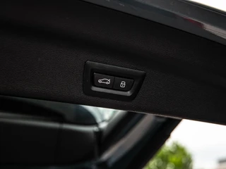 BMW iX1 eDrive20 67 kWh M Sport | SOH 100% | Trekhaak | Harman/Kardon | Keyless | LED | Camera | Navigatie | 18" / 40