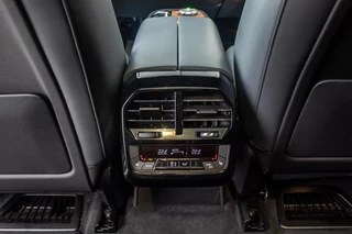 BMW iX xDrive40 Sport Edition 77 kWh, BTW, Laser, H&K, Pano / 25