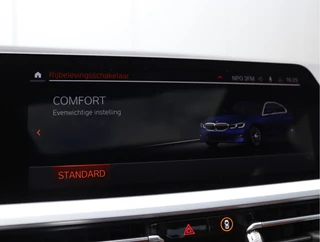 BMW 3 Serie 320i High Executive Edition  | Schuifdak | Leder | Camera | Org. NL / 45