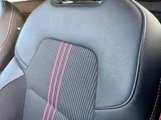 Renault Captur 1.3 TCe 160 EDC R.S. Line  | Automaat | All Seasons | Navigatie | Groot Scherm | Achteruitrijcamera + Parkeersensoren | Draadloze Telefoonlader | Climate Control | Luxe Pook | Apple CarPlay/Android Auto / 6