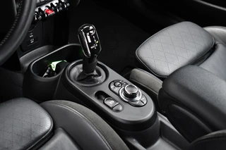 MINI Cooper S Cabrio Mini 2.0  JCW-pack ACC HUD H/K Carplay Camera Black-pack DDC / 73