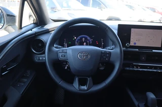 Toyota C-HR 1.8 HYBRID 140 1e EIGENAAR NL-AUTO AD-CRUISE APPLE/ANDROID LMV PARK-SENSOREN BLIND-SPOT-MONITOR / 19