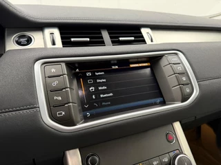 Land Rover Range Rover Evoque 2.0 Si4 HSE Dynamic Trekhaak | Panodak | Cruise Control | Camera | Stoelverwarming / 23