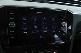 Volkswagen Passat Variant 1.6 TDI Comfort Business  Automaat, Navigatie, Apple carplay, Climate, / 30