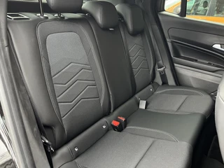 Jeep Avenger Black Edition 54 kWh | Apple-Android | Adaptive Cruisecontrol | Handsfree achterklep / 6