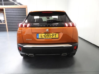Peugeot 2008 1.2 PureTech 130PK Allure Pack NAVI/CAMERA/CLIMA/LED/17"LMV! / 37