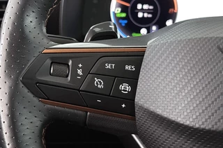 CUPRA Leon Sportstourer 1.4 e-Hybrid VZ 245 PK Achteruitrijcamera Apple CarPlay Stoel-Stuurverwarming / 31