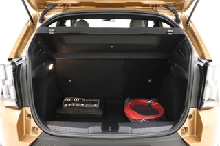 Fiat Grande Panda La Prima 44 kWh | Navigatie | Climate control | Achteruitrijcamera | Cruise control | Dakrails | Stoel- en stuurverwarming | Lichtmetalen velgen / 14