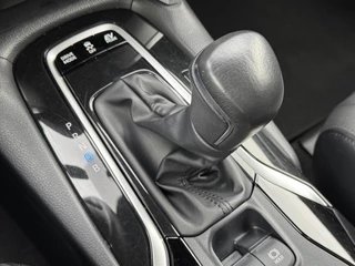 Toyota Corolla Cross 2.0 HYBRID 184PK FIRST-EDITION BLIND-SPOT EL-ACHTERKLEP LM-VELGEN KEYLESS PARK-SENSOREN STOELVERW DRAADLOOS-LADEN AD-CRUISE BLUETOOTH / 31
