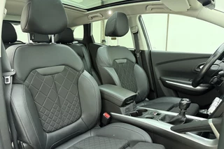 Renault Kadjar 1.3 TCe Intens | Apple carplay/Android auto | Trekhaak | Cruise control | Climate control | Achteruitrijcamera | Panoramadak | Lichtmetalen velgen 19'' | Stoelverwarming | / 15
