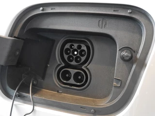 Leapmotor C10 Design 69.9 kWh | Demo | Diverse kleuren leverbaar | 1500 kg trekgewicht | Wltp 420 km | Stuurverwarming | Stoelverwarming en koeling | Elektrisch verstelbare voorstoelen | Navigatie | Keyless entry & start | 20 inch lichtmetalen velgen | Led verlichting / 37