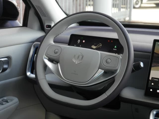 Leapmotor B10 Design Hybrid EV 18.8 kWh | Nu beschikbaar | Wltp 900km gecombineerd | Elektrisch 82km Wltp | Luxe uitvoering | Camera rondom | Stoel en stuurverwarming | Draadloze telefoonoplader | Keyless entry en start / 18