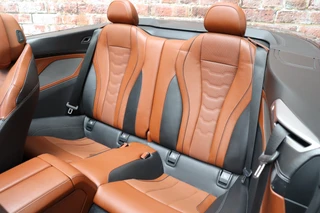 BMW 8 Serie M850i xDrive High Executive M Sport Pakket Automaat  / Live Cockpit Professional / Individual Leder Merino / Driving Assistant / Carbon Exterieur / Active Steering / Laserlight / M Sportremsysteem / Active Cruise Control met Stop en Go-functie / M Sportdifferentieel / Shadow Line / Achteruitrijcamera / Harman Kardon / 19