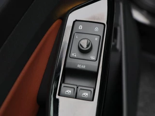 Volkswagen ID.4 First Max 77 kWh | Stoel/Stuurverwarming | Panorama dak | IQ Light | 360 Camera | Adaptive cruise | 21 Inch / 20
